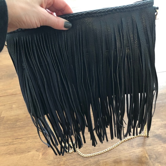 Black Fringe Hand Bag with removable gold chain - Picture 5 of 10